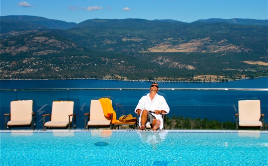 sparkling hill resort / photo by toque & canoe